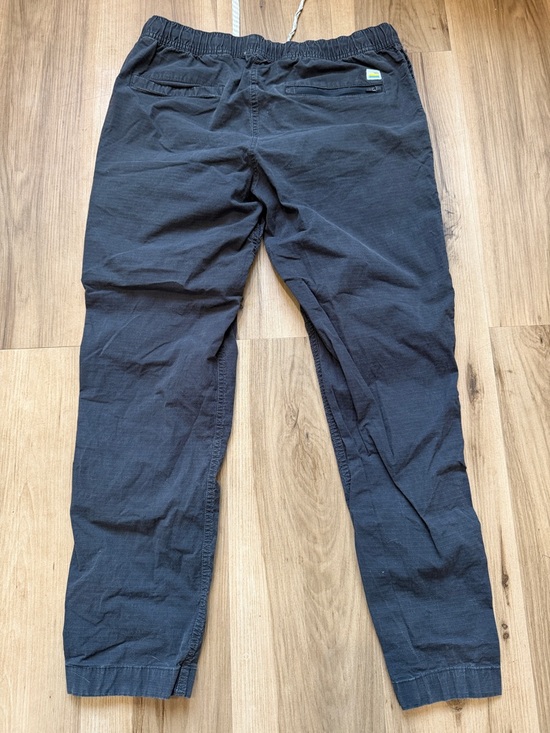 Vuori Dark Navy Drawstring Cargo Joggers - Picture 3 of 4